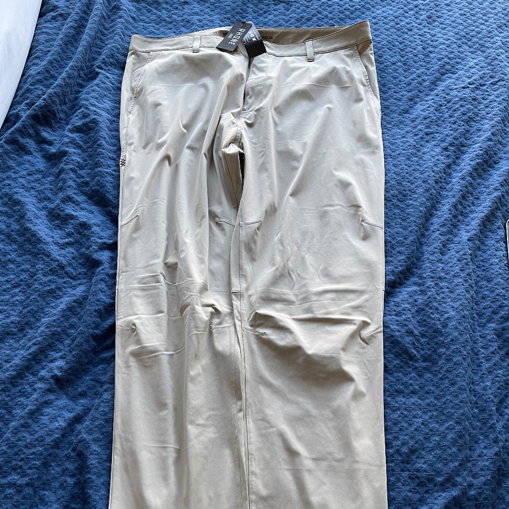 RHONE Men's Commuter Chinos in Light Tan 41X30.5